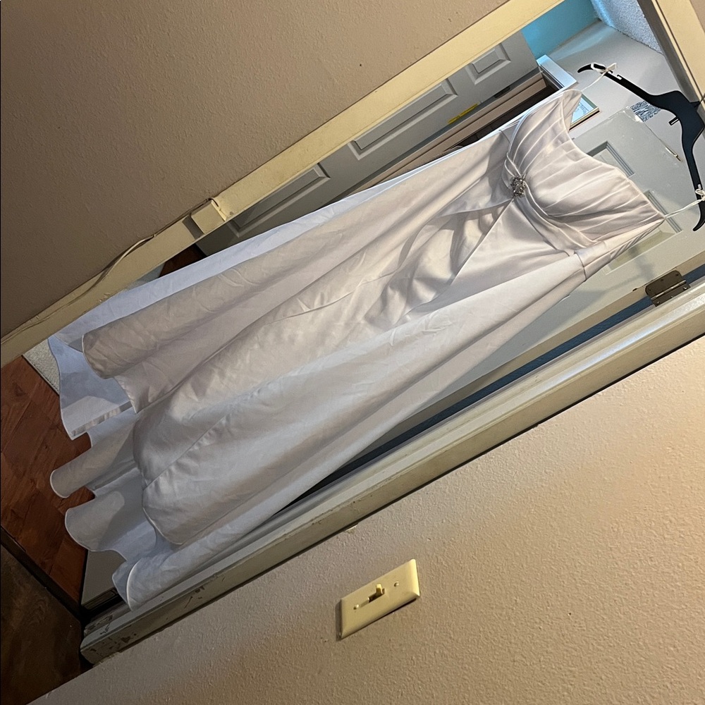 David's Bridal White Wedding Dress